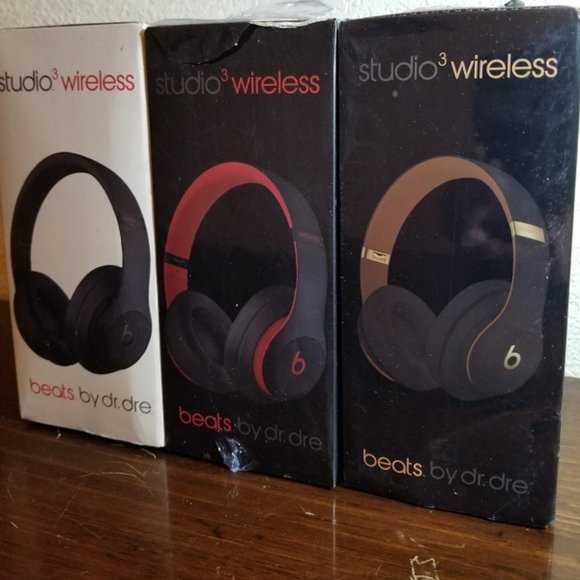 BEATS Studio 3 Wireless/Bluetooth Headphones (convention/tradeshow-model) - Picture 1 of 3